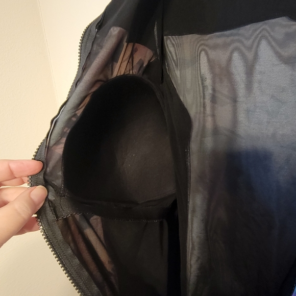 Torrid Swim NWT Wireless Swimsuit Size 5 5X 28 One Piece Black Tropic Zip Front - Picture 6 of 12